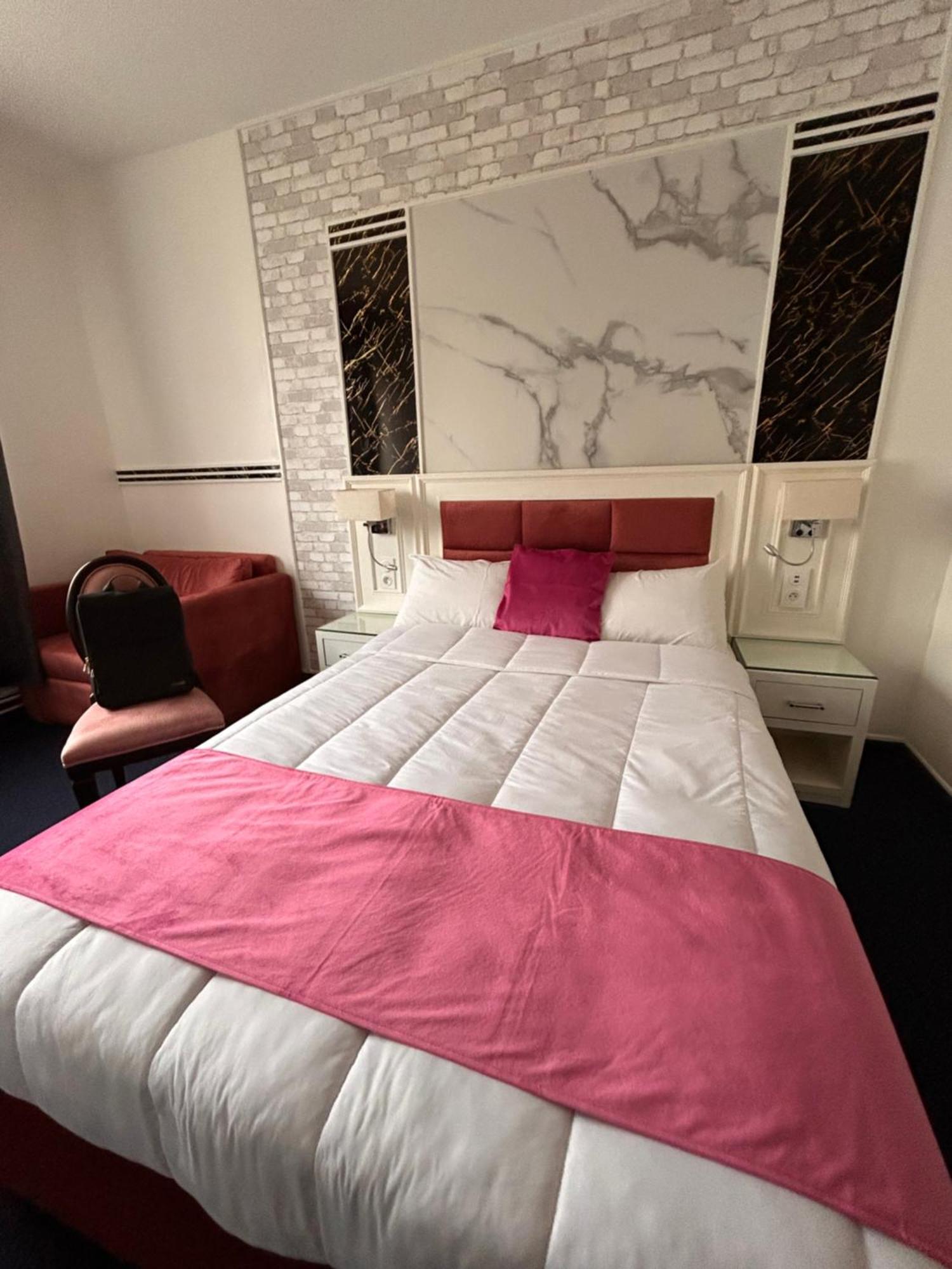 Hotel Grand Paris วีลุชวีฟ ภายนอก รูปภาพ