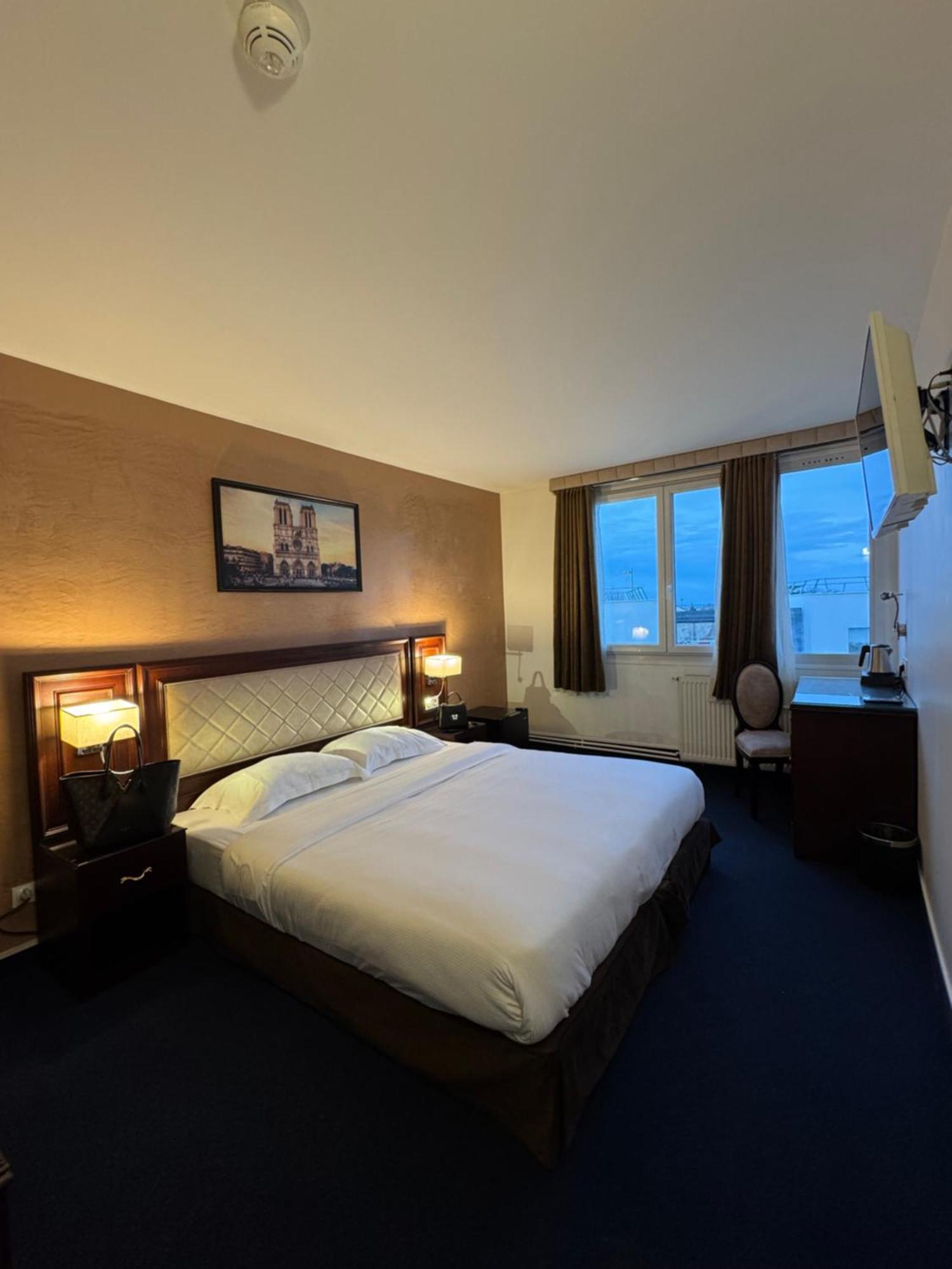 Hotel Grand Paris วีลุชวีฟ ภายนอก รูปภาพ