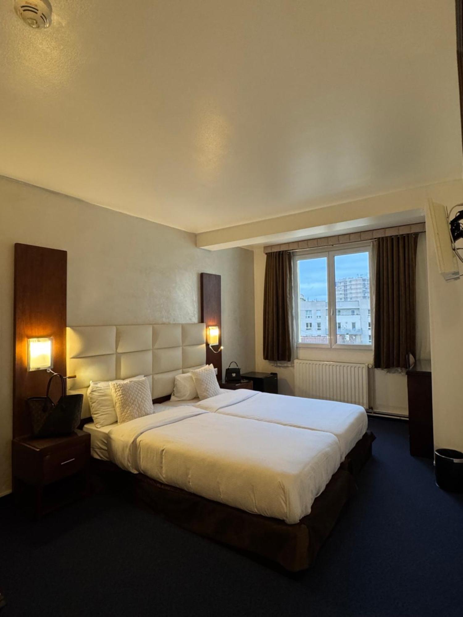 Hotel Grand Paris วีลุชวีฟ ภายนอก รูปภาพ